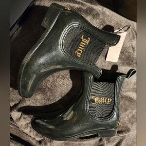 New With Tags Juicy Couture Rori Black Sparkle 7M Rain Mud Spring Style WJ04037W